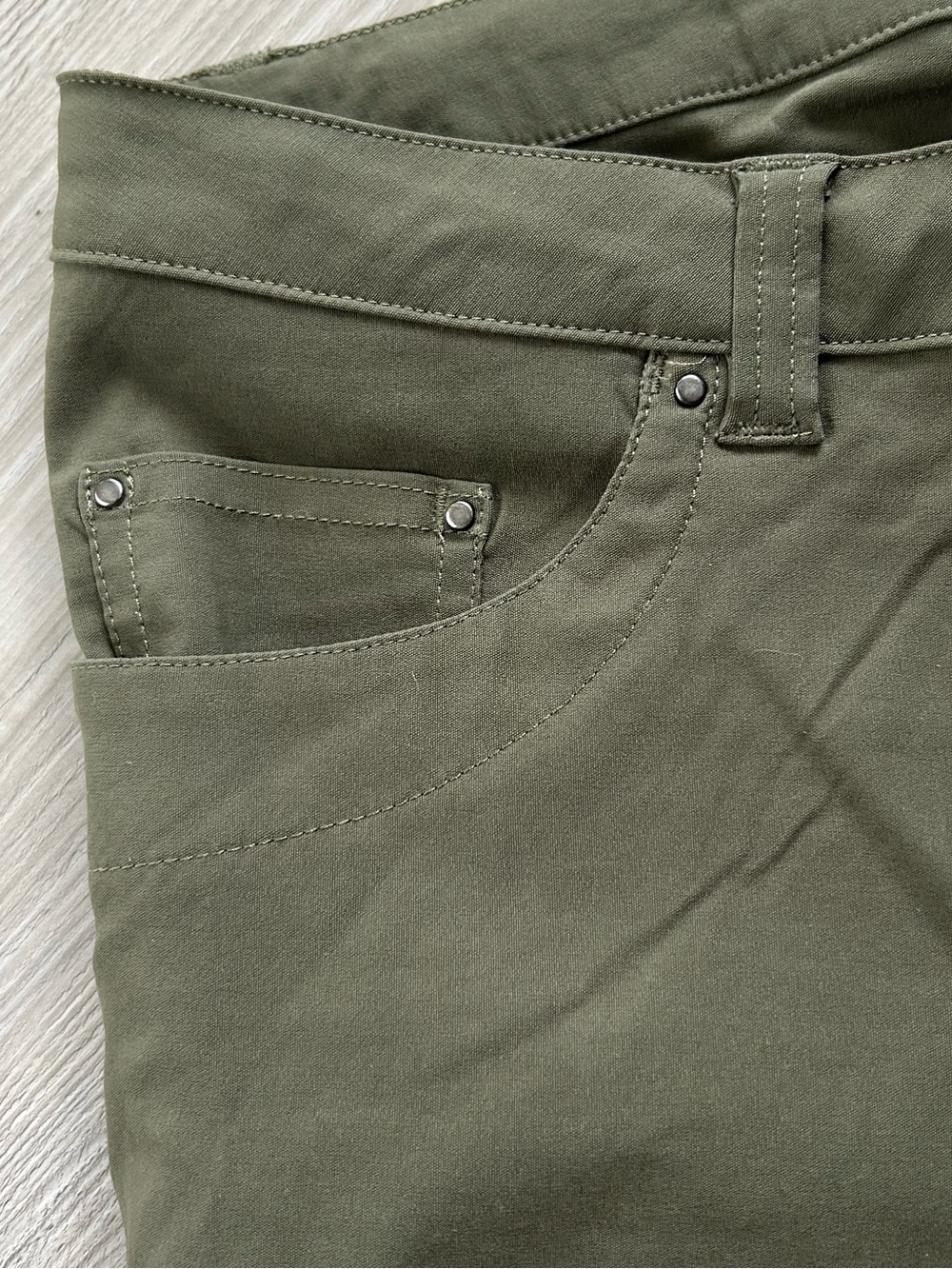 MEC hiking pants sz 10 - Picture 5 of 12